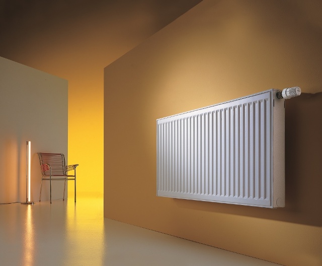 Радиатор отопления в доме - Фото 01